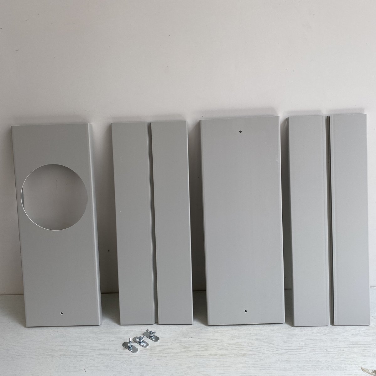 4 Panels - up to 140cm + Screws